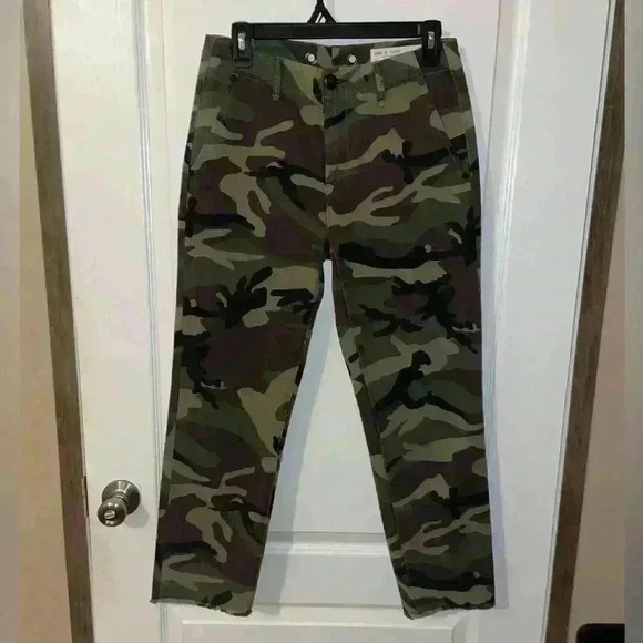rag & bone Pants - Rag and Bone camo Buckley chino‎ pants freyed hem size 24